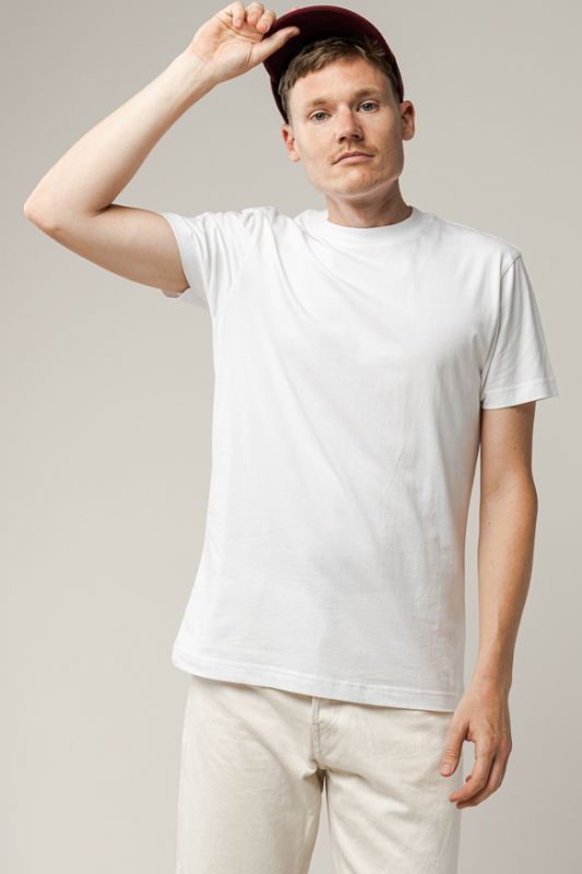 Lockeres Basic-Shirt AVAN in white
