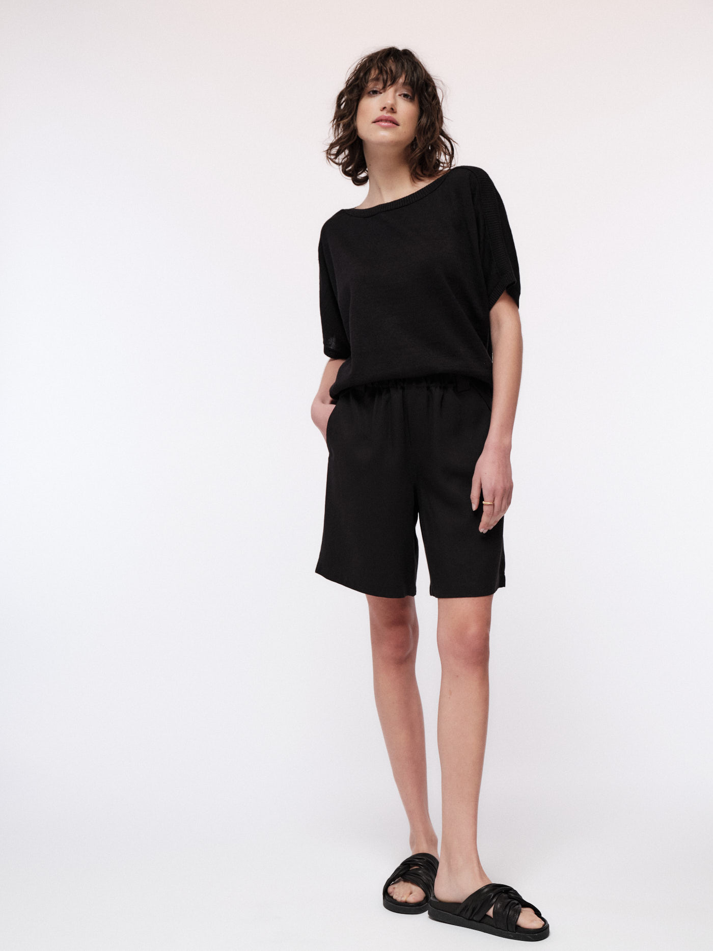 Shorts mit elastischem Bund black
