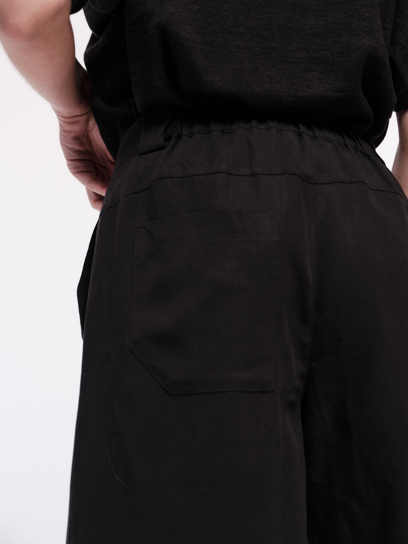 Shorts mit elastischem Bund black