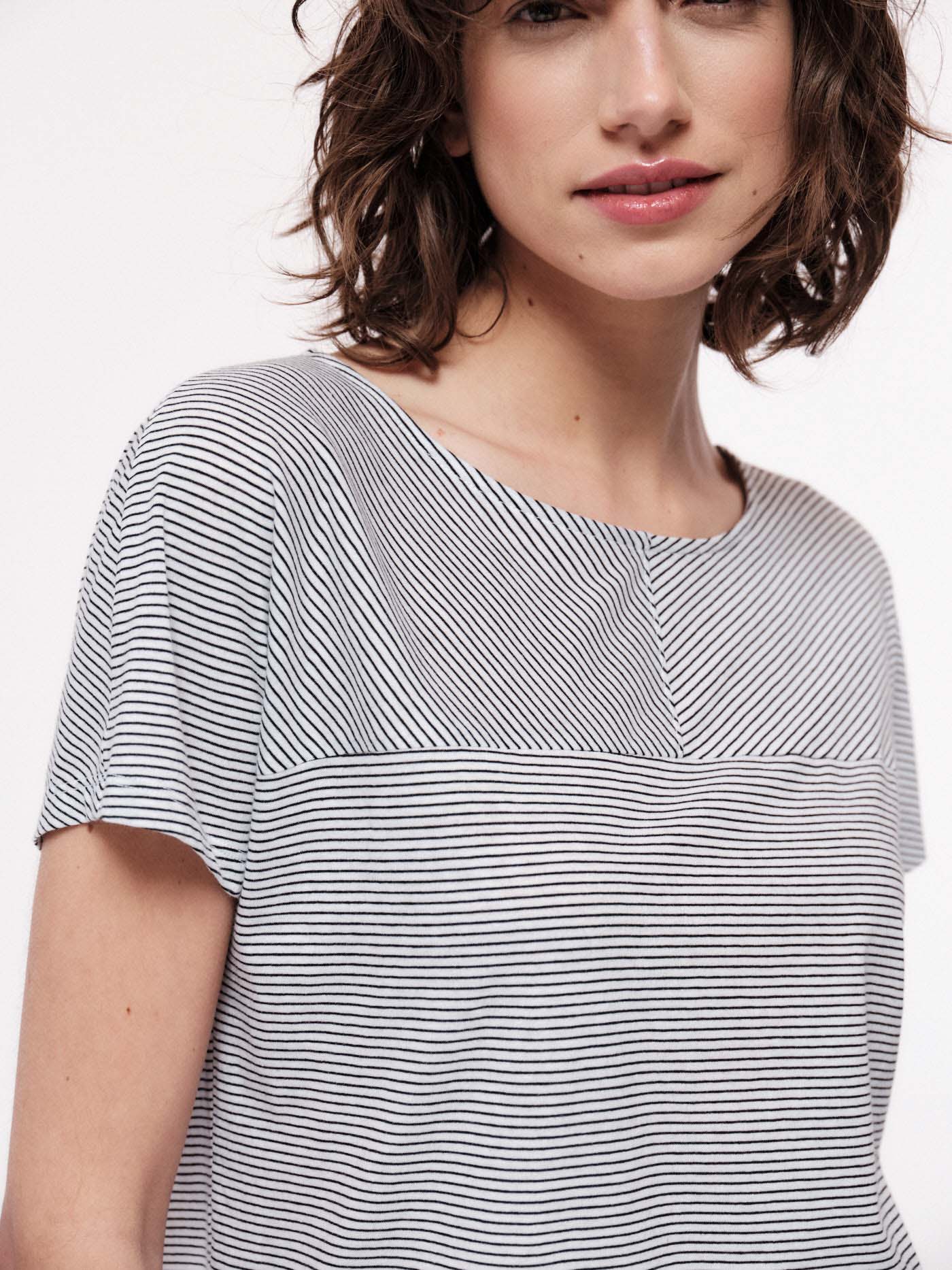 Kurzarm-Shirt mit Streifen off white/black