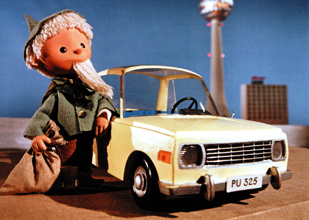 Postkarte "Unser Sandmännchen: Sandmännchen mit Wartburg" Postkarte "Unser Sandmännchen: Sandmännchen mit Wartburg"