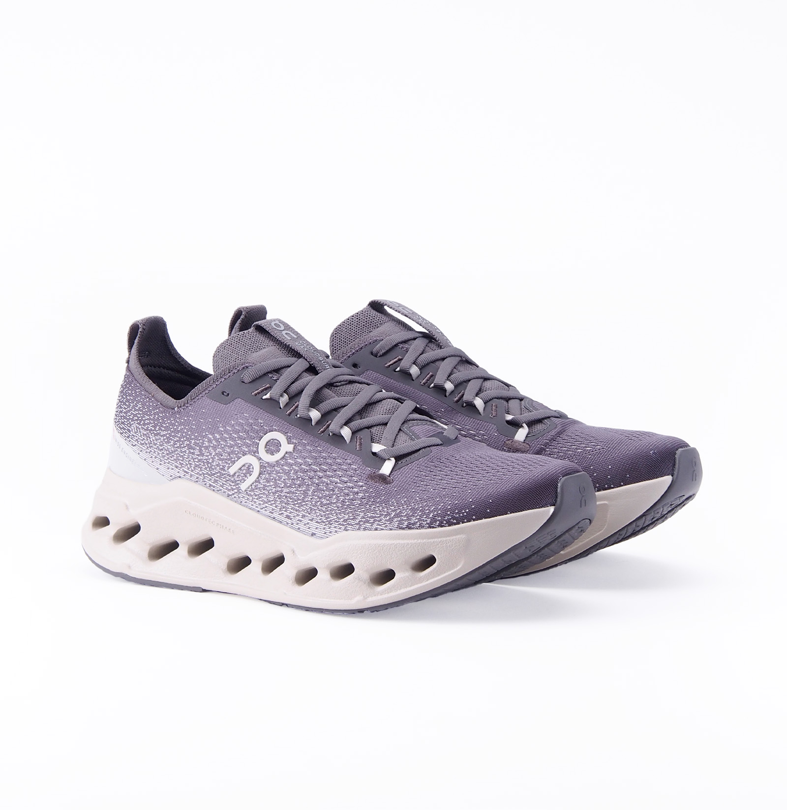 On Cloudsurfer Max M